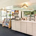 Rodeway Inn Near Melrose Ave