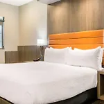Rodeway Inn Near Melrose Ave